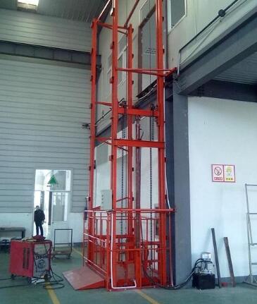 導軌式升降平臺優(yōu)點有哪些？